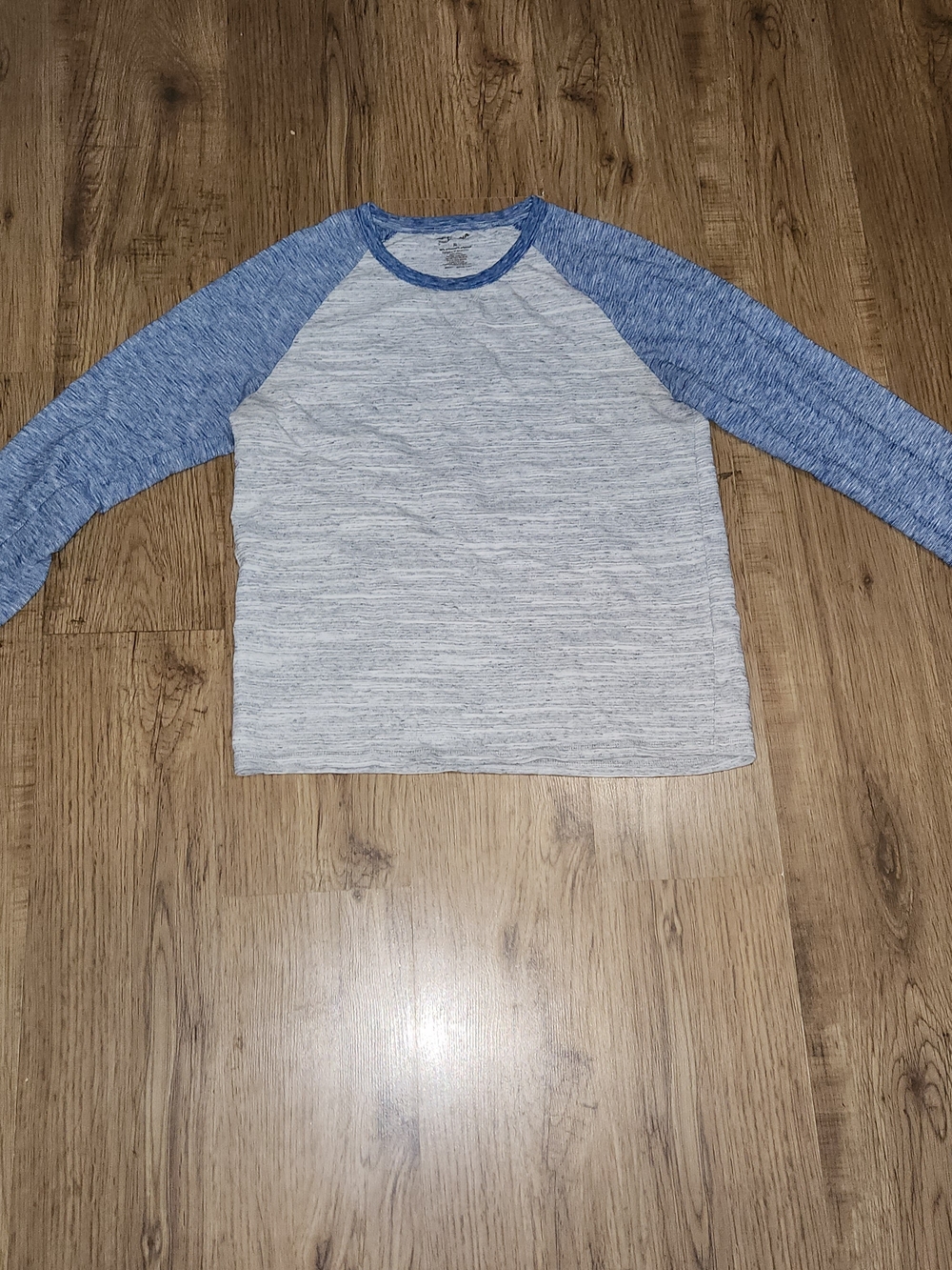Arizona Jean Company Heather Gray Body with Blue Raglan Sleeves Long Sleeve Tee